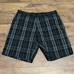 PGA Tour CoolPlay Plaid Golf Shorts Mens